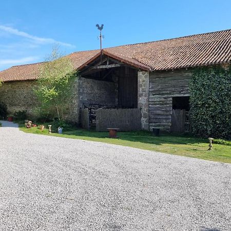Chambres Et Gite Dans Un Lieu Calme Et Champetre Gourge Les Grippeaux Proche Parthenay المظهر الخارجي الصورة