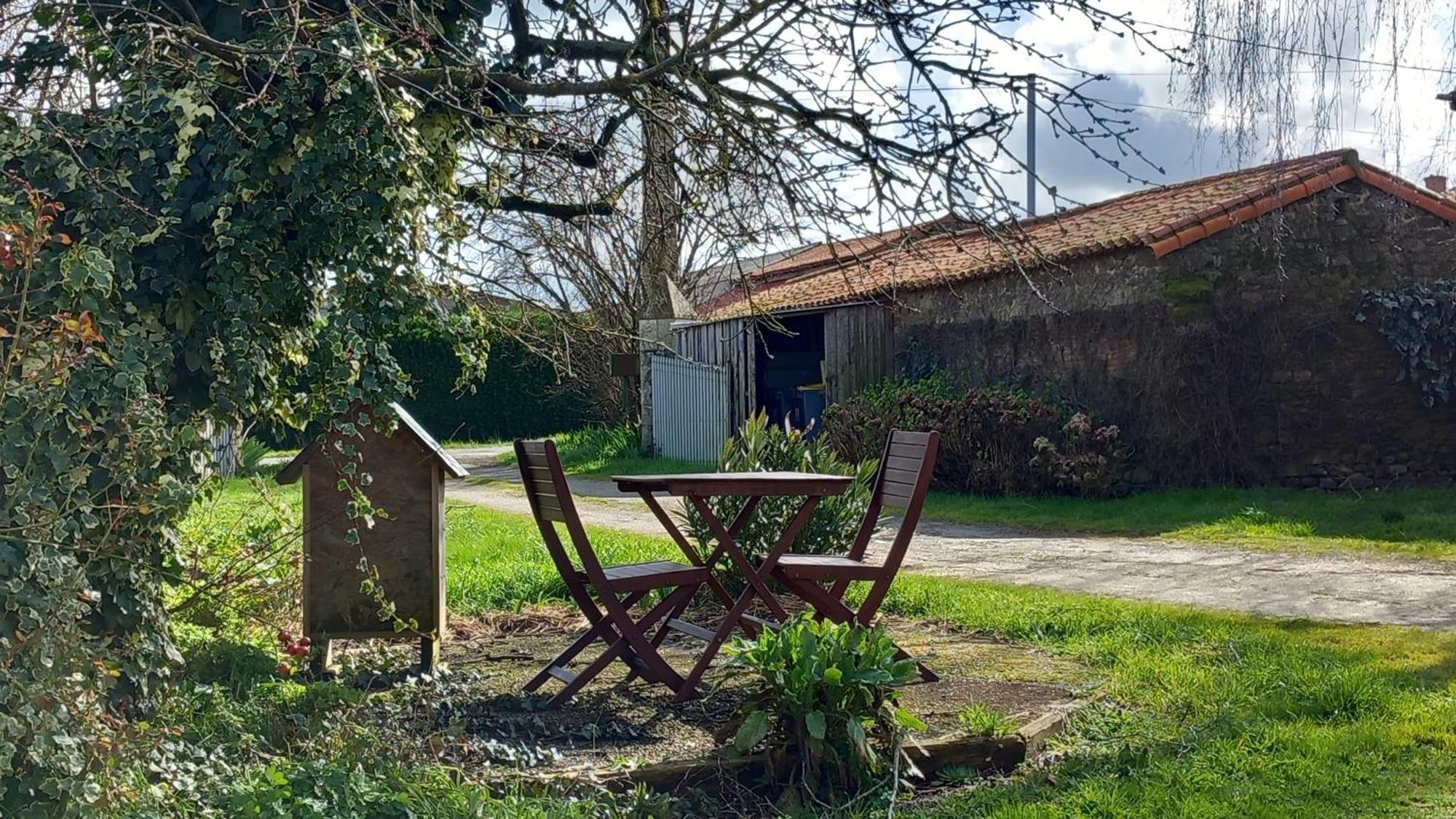 Chambres Et Gite Dans Un Lieu Calme Et Champetre Gourge Les Grippeaux Proche Parthenay المظهر الخارجي الصورة