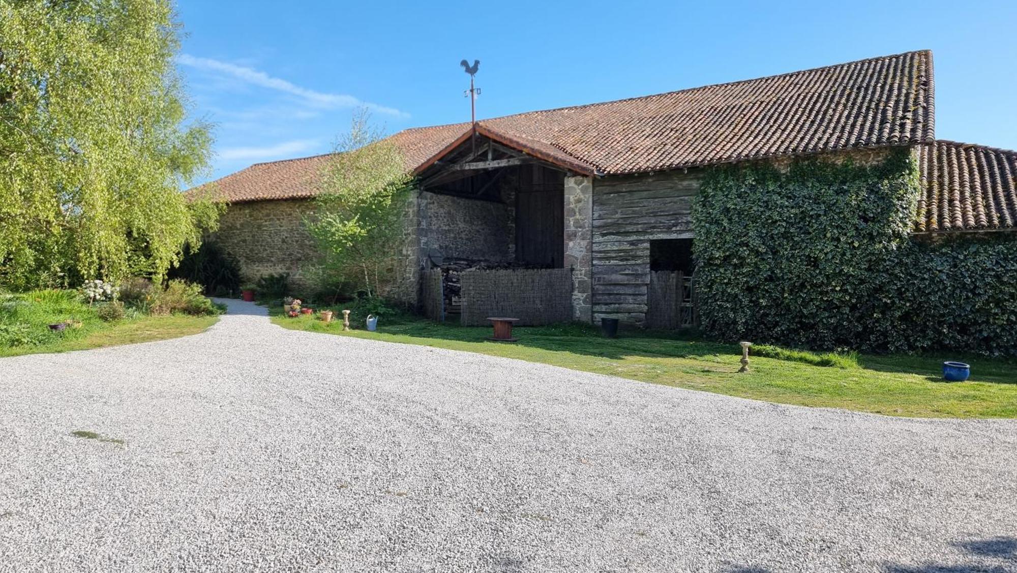Chambres Et Gite Dans Un Lieu Calme Et Champetre Gourge Les Grippeaux Proche Parthenay المظهر الخارجي الصورة